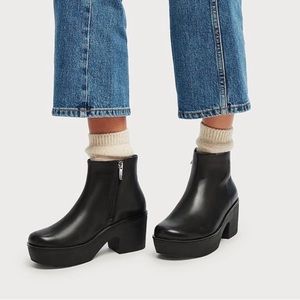 New! Fitflop Pilar leather ankle boots black platform
